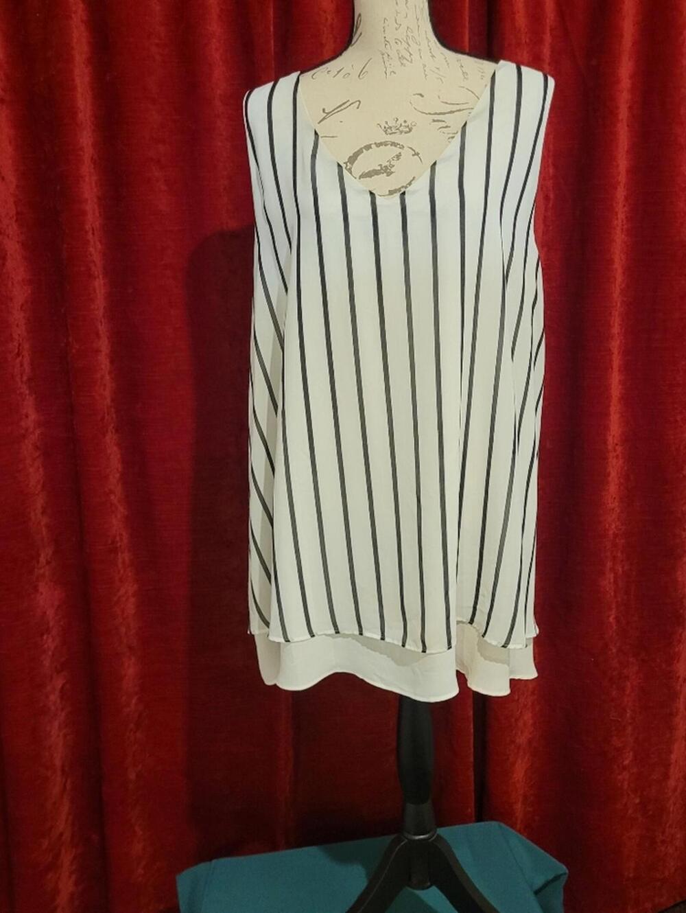 TORRID Classy  Striped Sleeveless Top - Black and White Size 5X